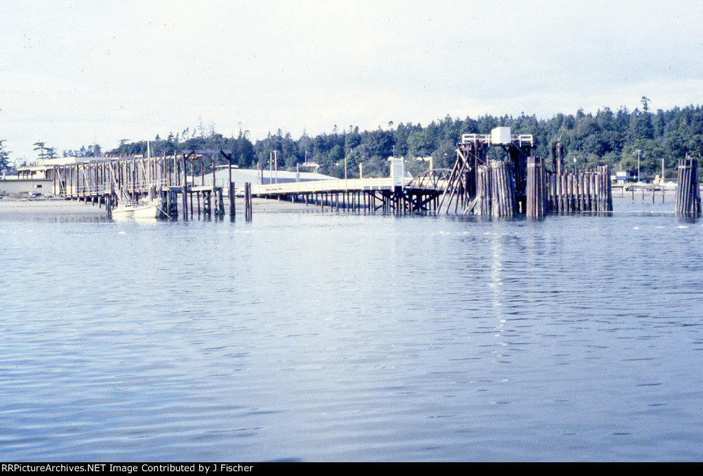 Ferry dock at Gooseberry Point